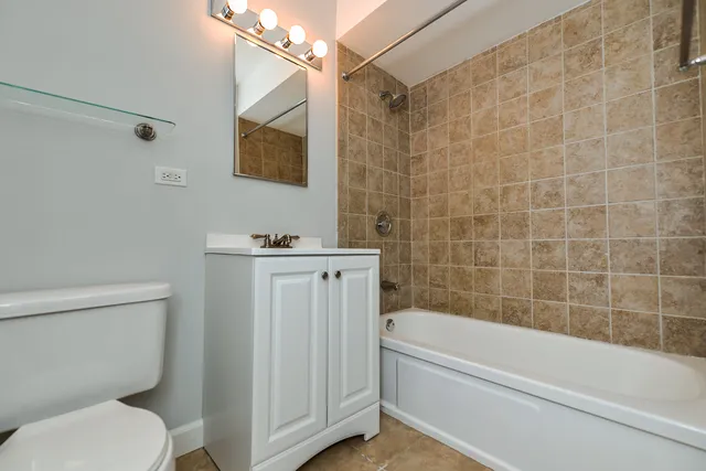 $1,600 | 2234 South Goebbert Road, Unit 320, Arlington Heights, IL 60005