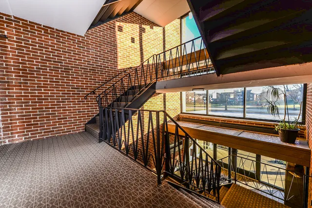 $1,600 | 2234 South Goebbert Road, Unit 320, Arlington Heights, IL 60005