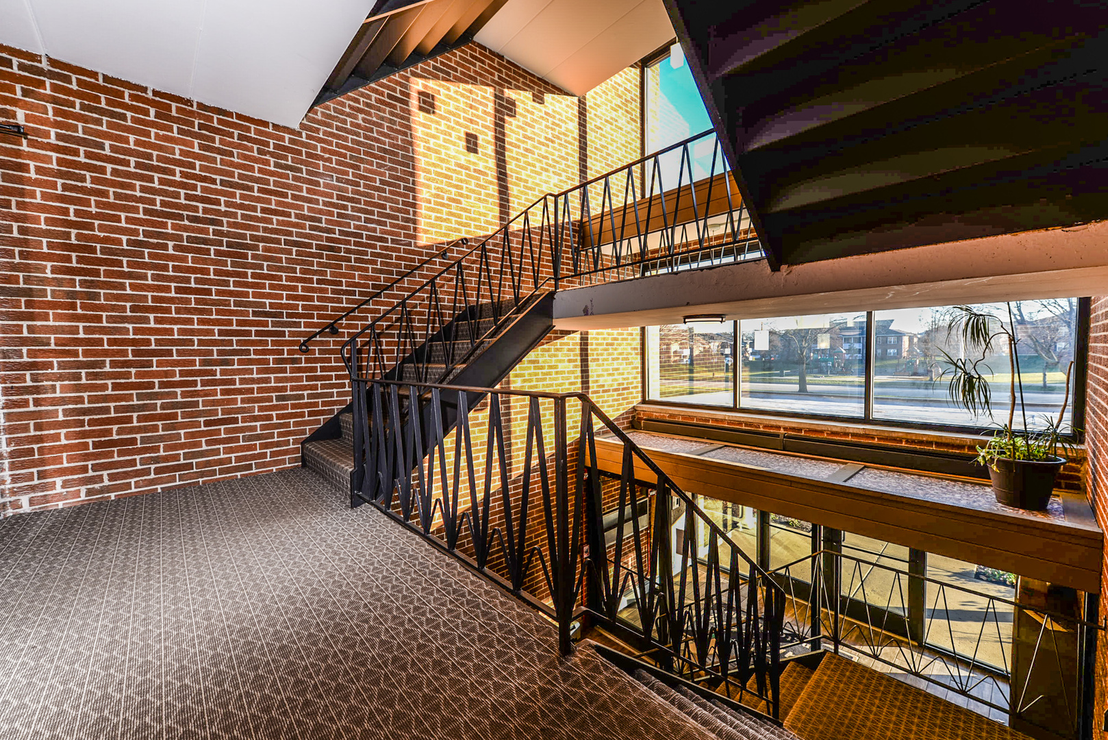 2234 South Goebbert Road, Unit 320 Arlington Heights, IL 60005 - Photo 26 of 37 a view of an entryway