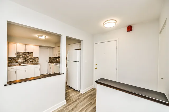 $1,600 | 2234 South Goebbert Road, Unit 320, Arlington Heights, IL 60005