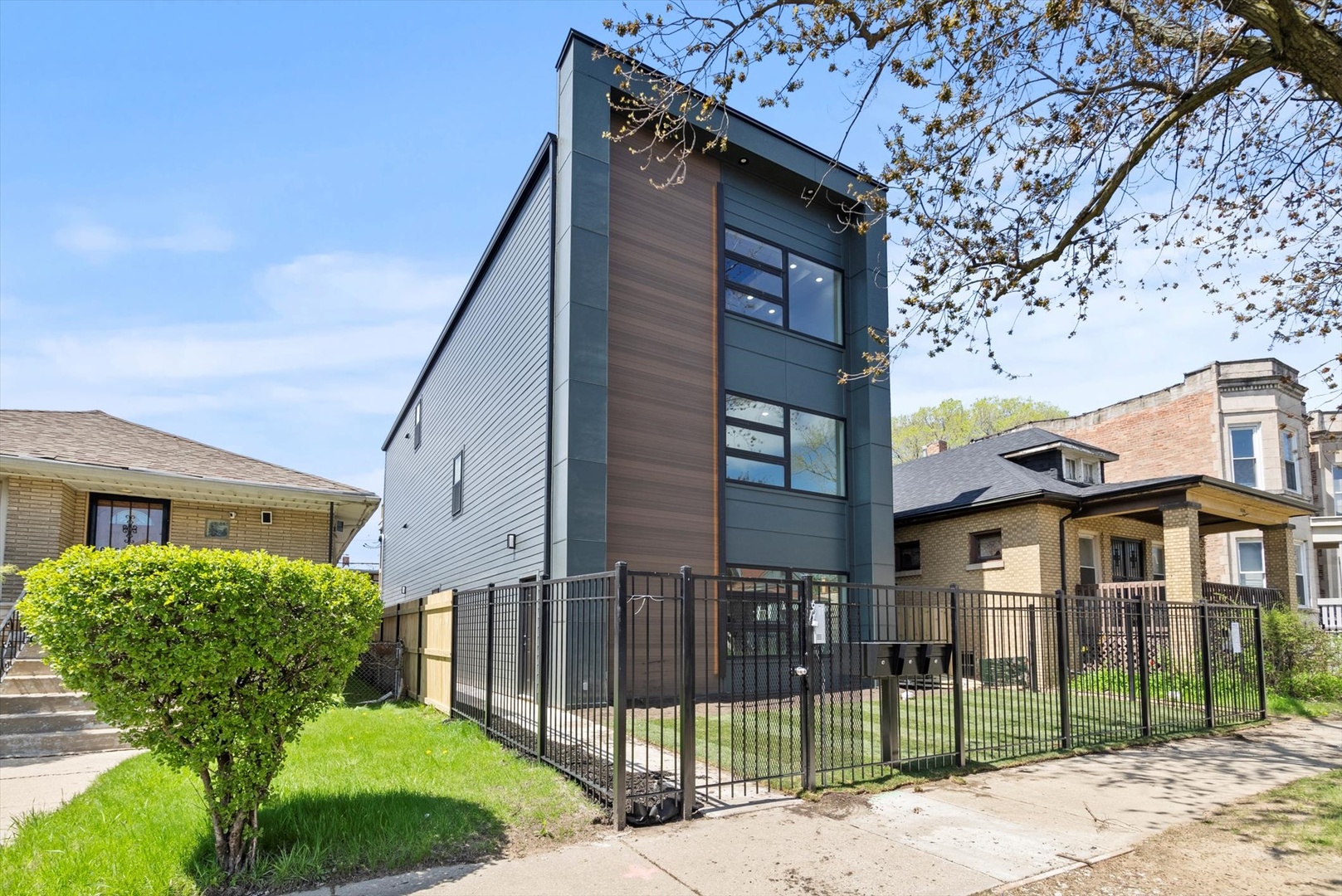 6538 South Rhodes Avenue Chicago, IL 60637 - Photo 1 of 54 Gallery Image 1