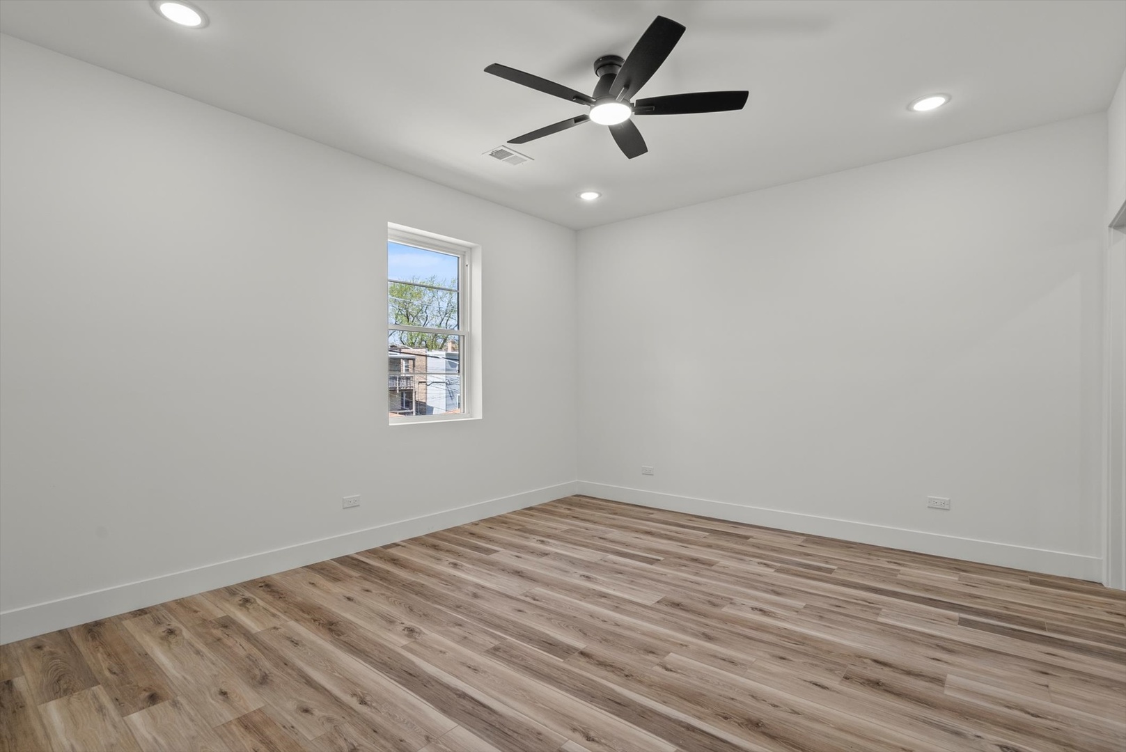 6538 South Rhodes Avenue Chicago, IL 60637 - Photo 33 of 54 Gallery Image 33