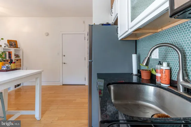 a close view of sink and tap