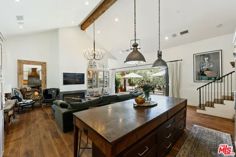 $2,550,000 | 28960 Crags Drive, Agoura Hills, CA 91301