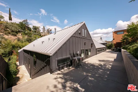 $2,550,000 | 28960 Crags Drive, Agoura Hills, CA 91301
