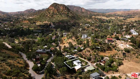 $2,550,000 | 28960 Crags Drive, Agoura Hills, CA 91301