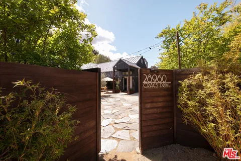 $2,550,000 | 28960 Crags Drive, Agoura Hills, CA 91301