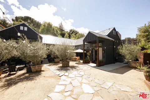 $2,550,000 | 28960 Crags Drive, Agoura Hills, CA 91301