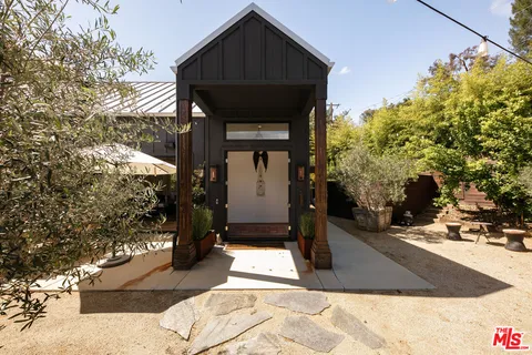 $2,550,000 | 28960 Crags Drive, Agoura Hills, CA 91301