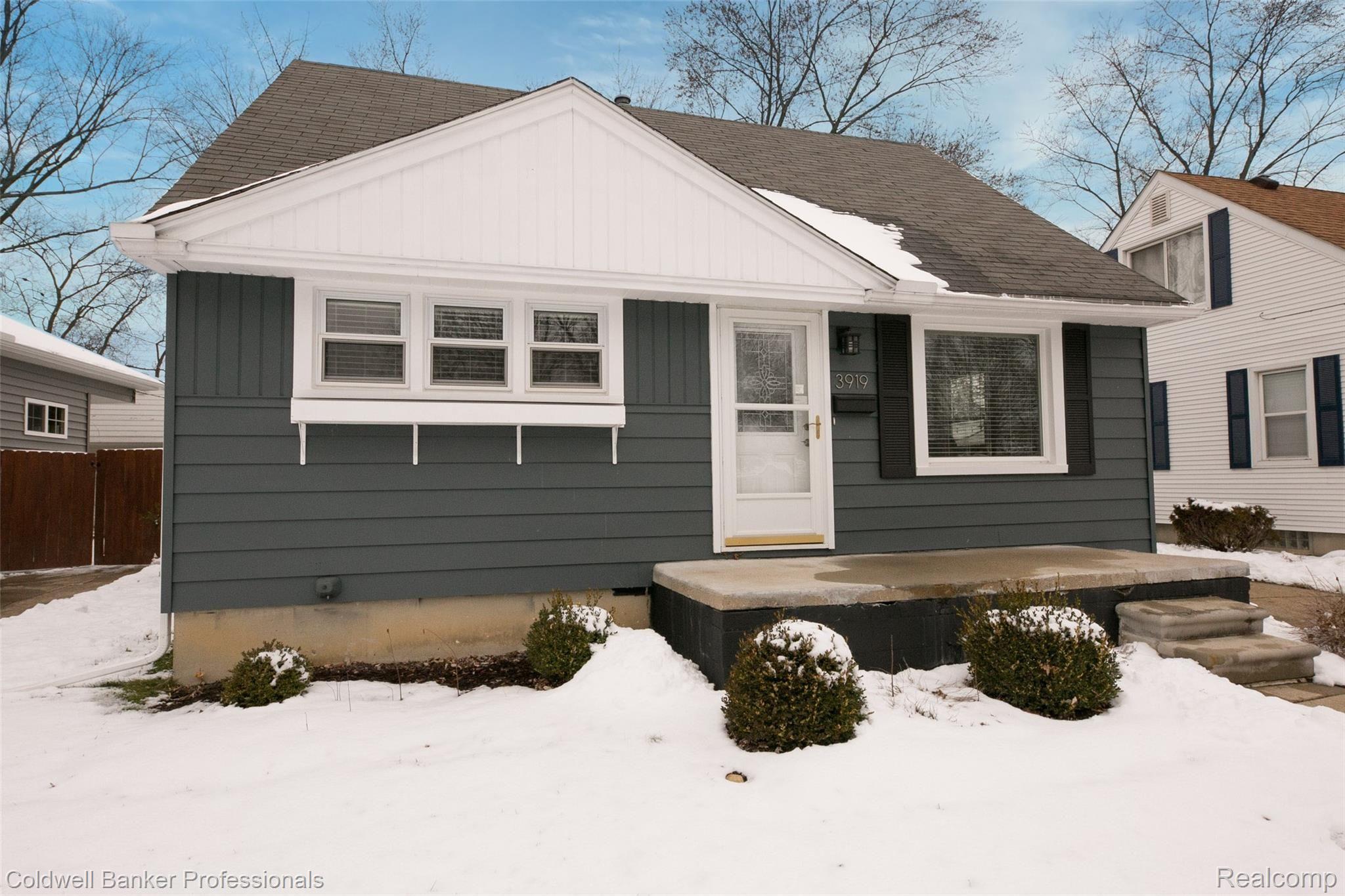 3919 Durham Road Royal Oak, MI 48073 - Photo 2 of 40 IMG-4002b.jpg