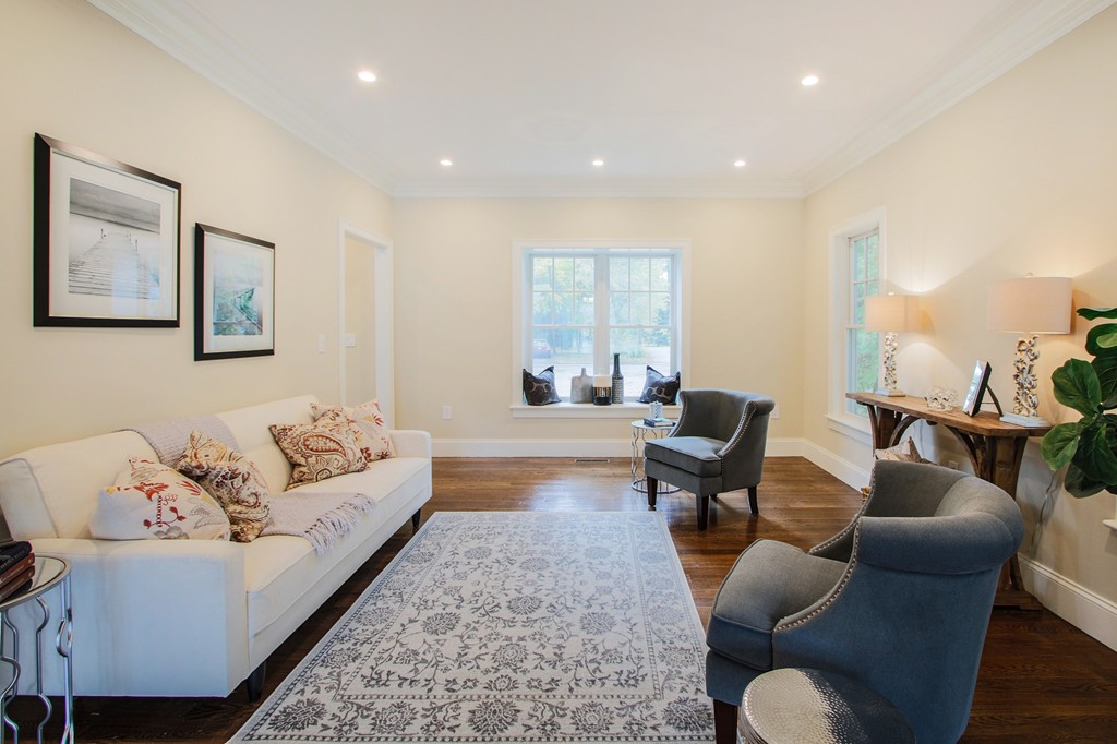 102 Hanson Road Newton, MA 02459 - Photo 5 of 16