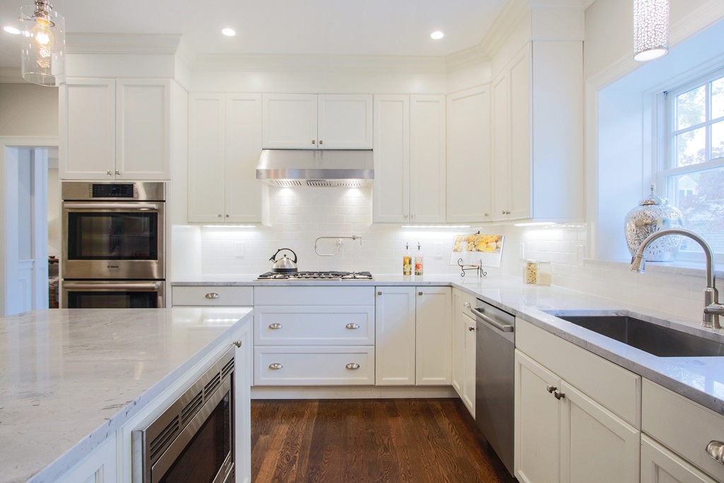 102 Hanson Road Newton, MA 02459 - Photo 8 of 16