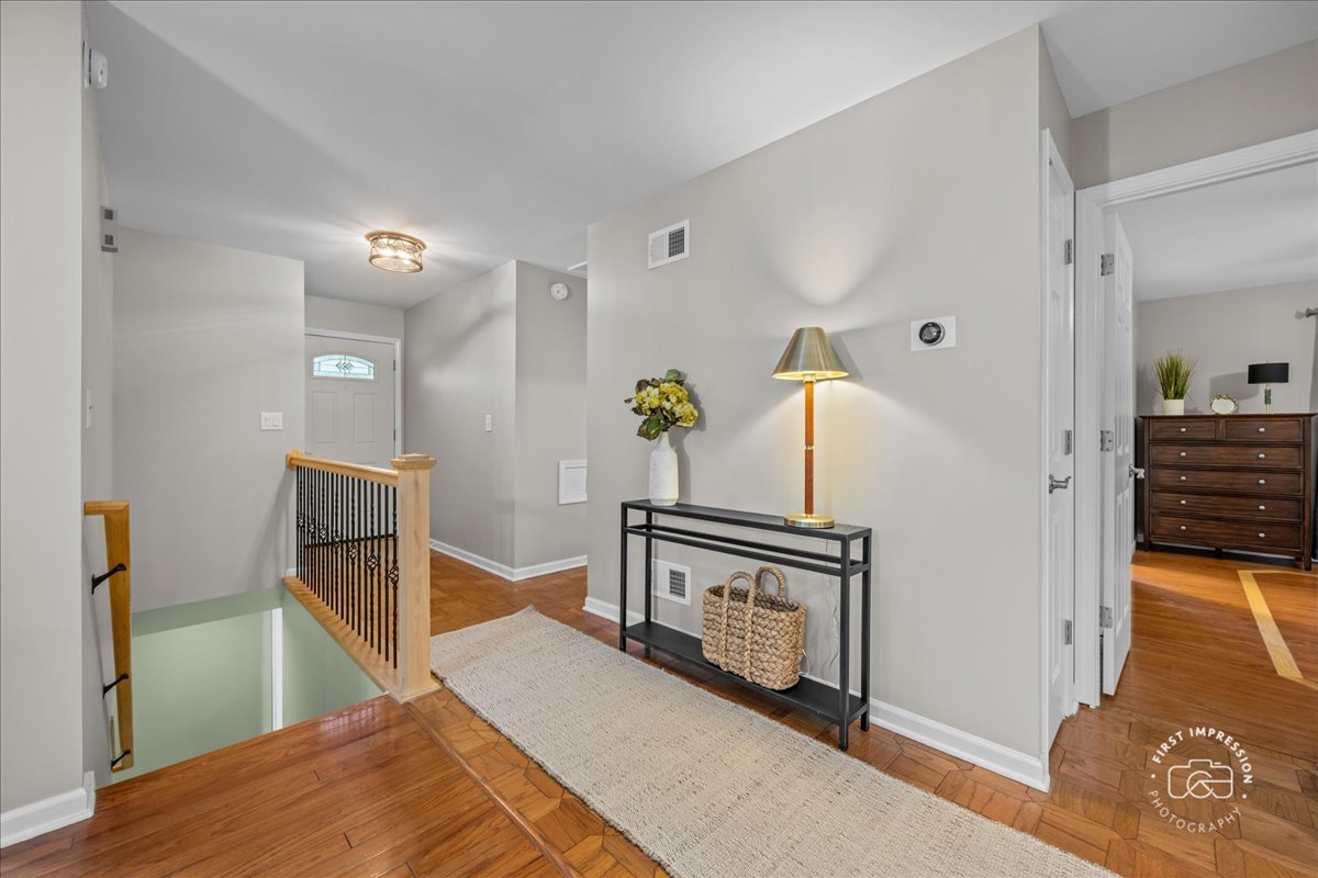 1024 Maple Lane Batavia, IL 60510 - Photo 2 of 24