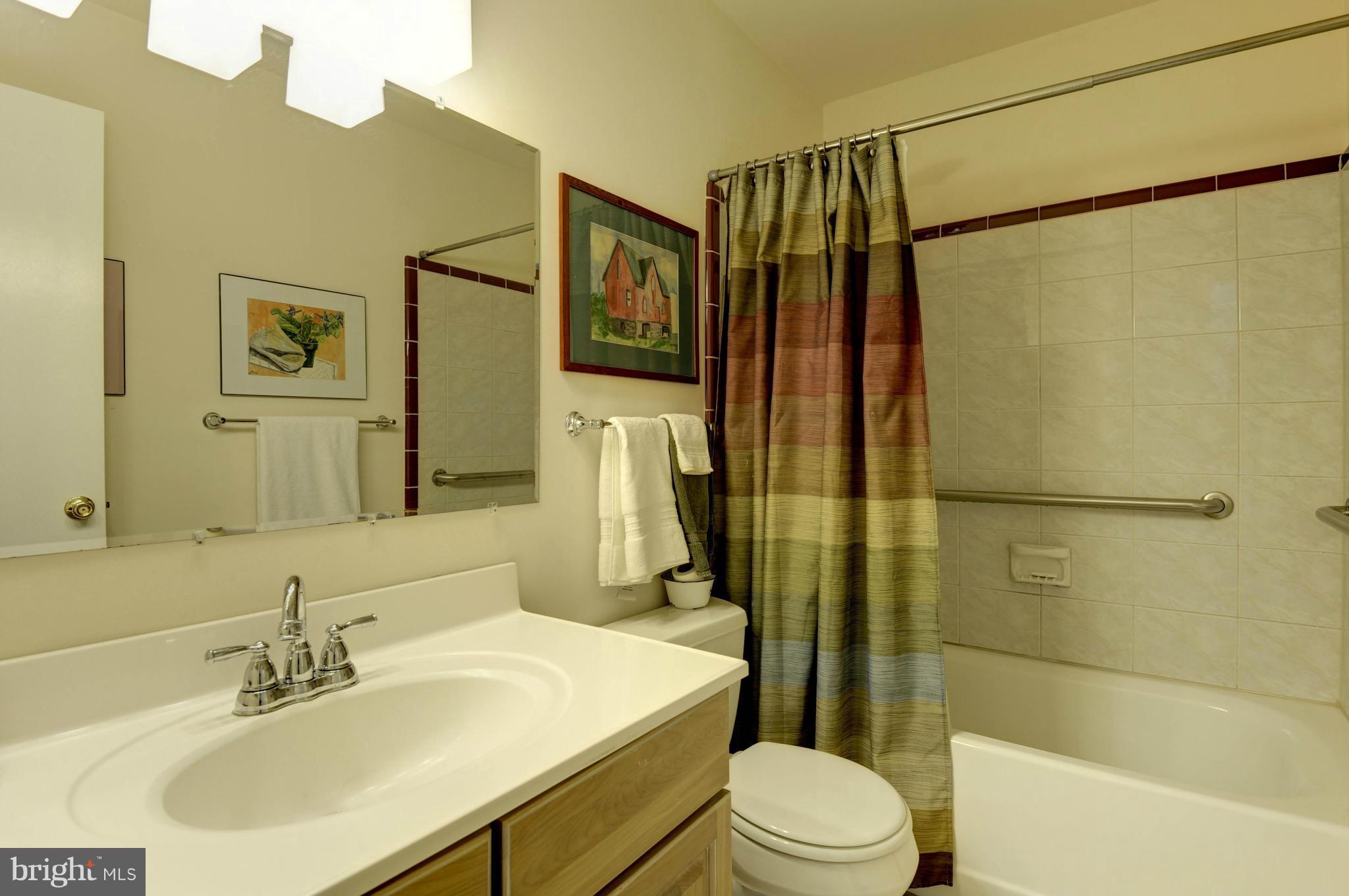 2016 Winged Foot Court Reston, VA 20191 - Photo 15 of 25 Bath