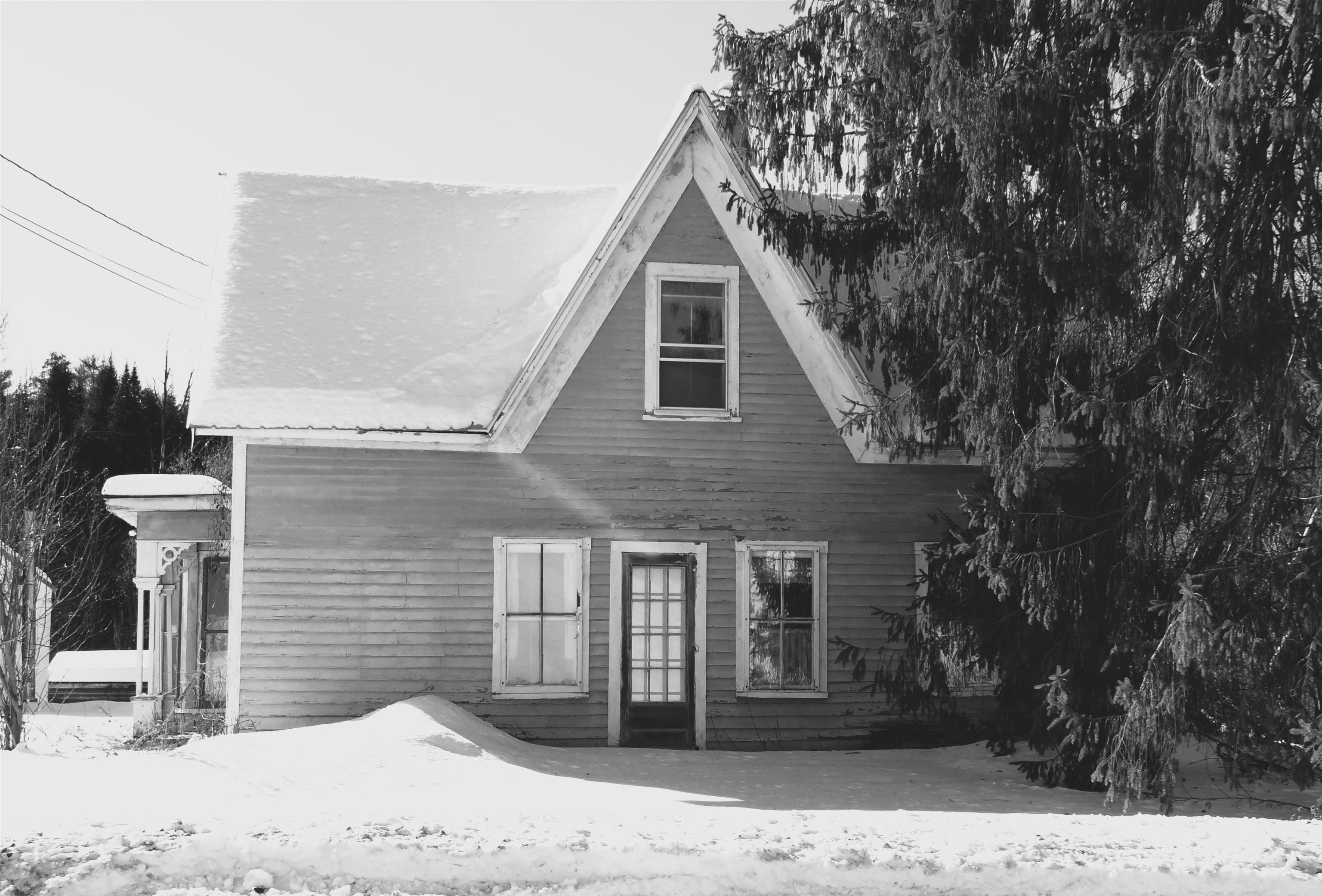 89 Highway 12 Hartland, VT 05048 - Photo 3 of 30