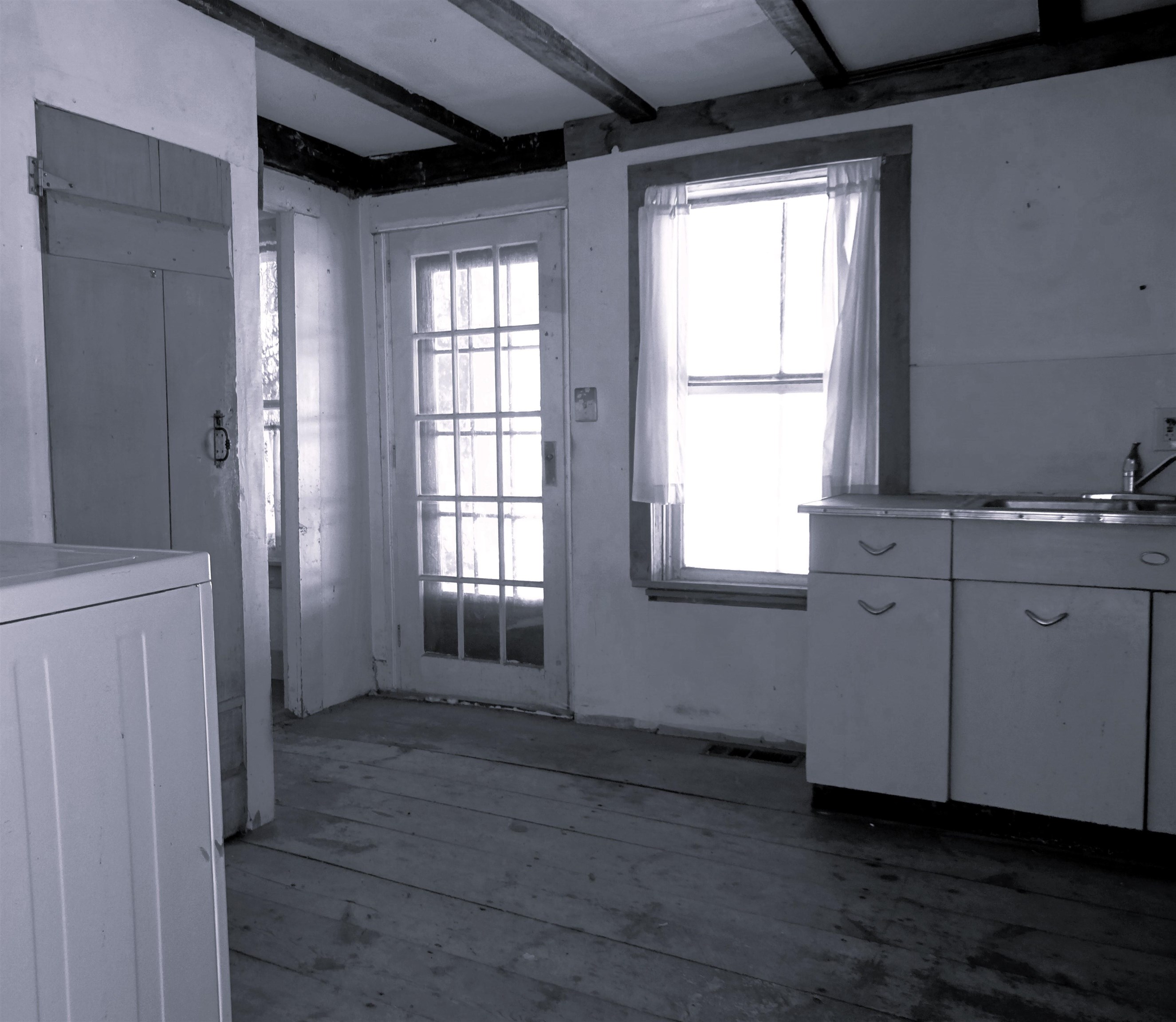 89 Highway 12 Hartland, VT 05048 - Photo 10 of 30