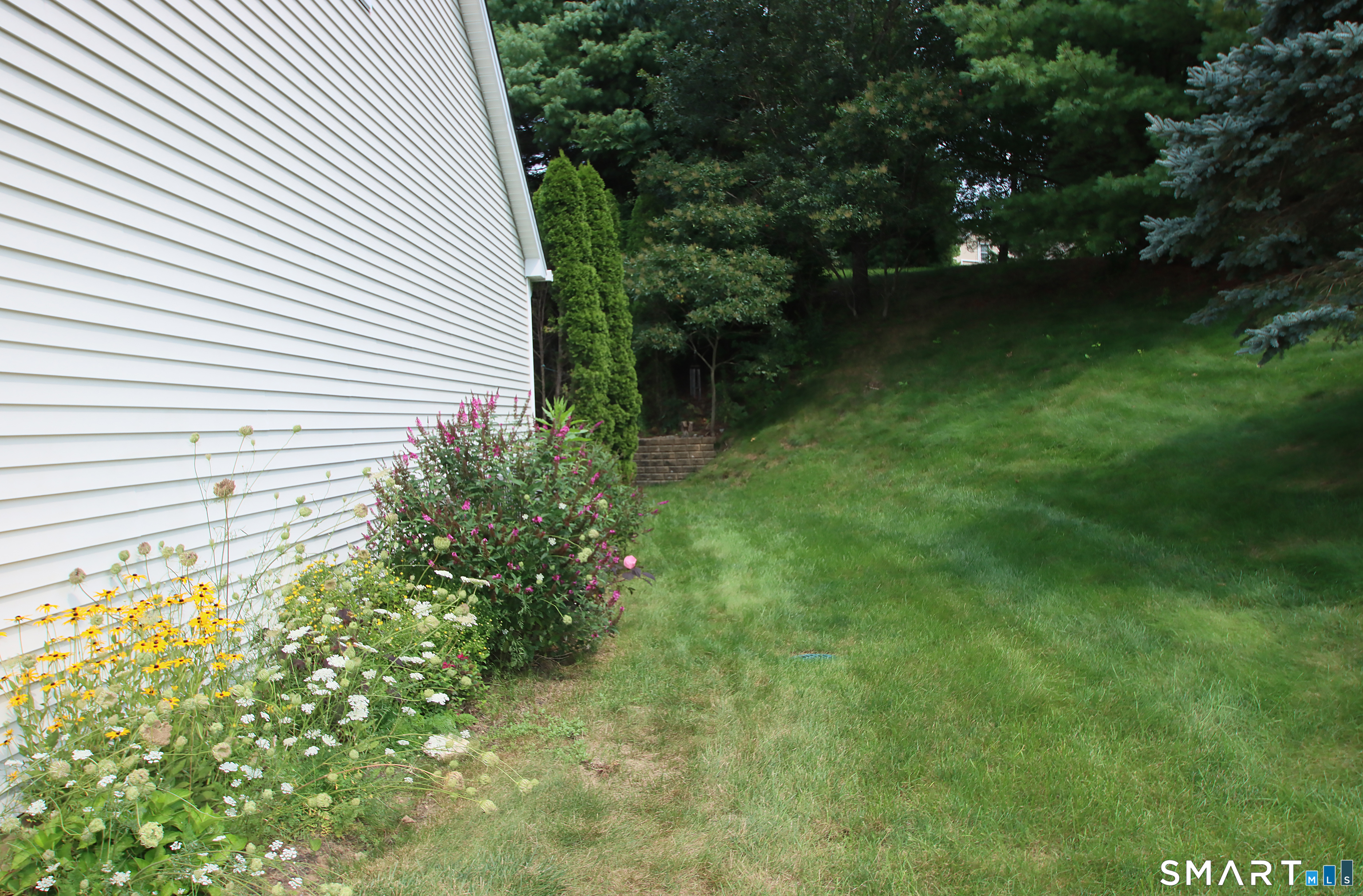 107 Meadow Brook Road, Unit 107 Oxford, CT 06478 - Photo 33 of 35 Gallery Image 33