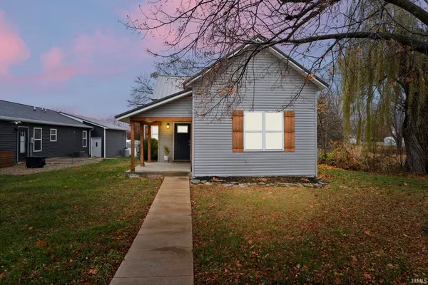 $160,000 | 907 North Main Street, Warren, IN 46792