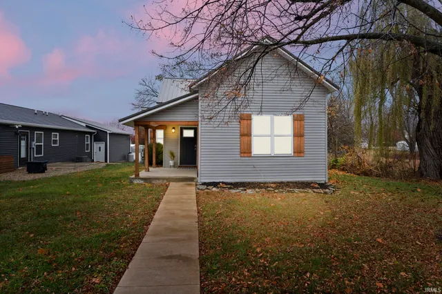 $174,900 | 907 North Main Street, Warren, IN 46792