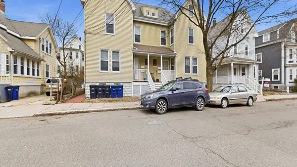 $3,900 | 64 Winslow Avenue, Unit 2, Somerville, MA 02144