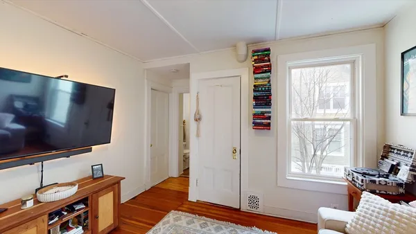 $3,900 | 64 Winslow Avenue, Unit 2, Somerville, MA 02144