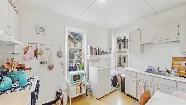 $3,900 | 64 Winslow Avenue, Unit 2, Somerville, MA 02144