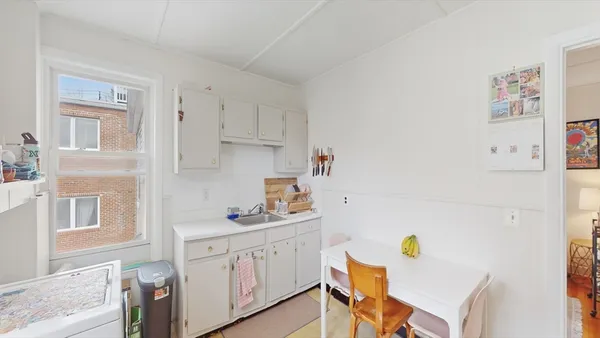 $3,900 | 64 Winslow Avenue, Unit 2, Somerville, MA 02144