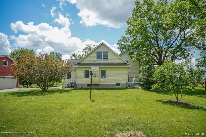 5301 Sherwood Road Webberville, MI 48892 - Photo 3 of 30 Sherwood rear.jpg