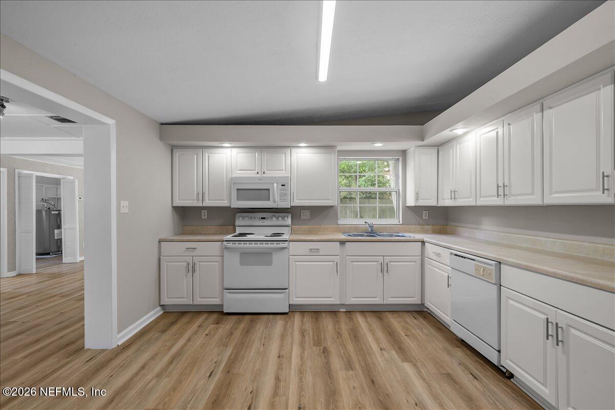 8712 Mathonia Avenue Jacksonville, FL 32211 - Photo 15 of 33 Kitchen