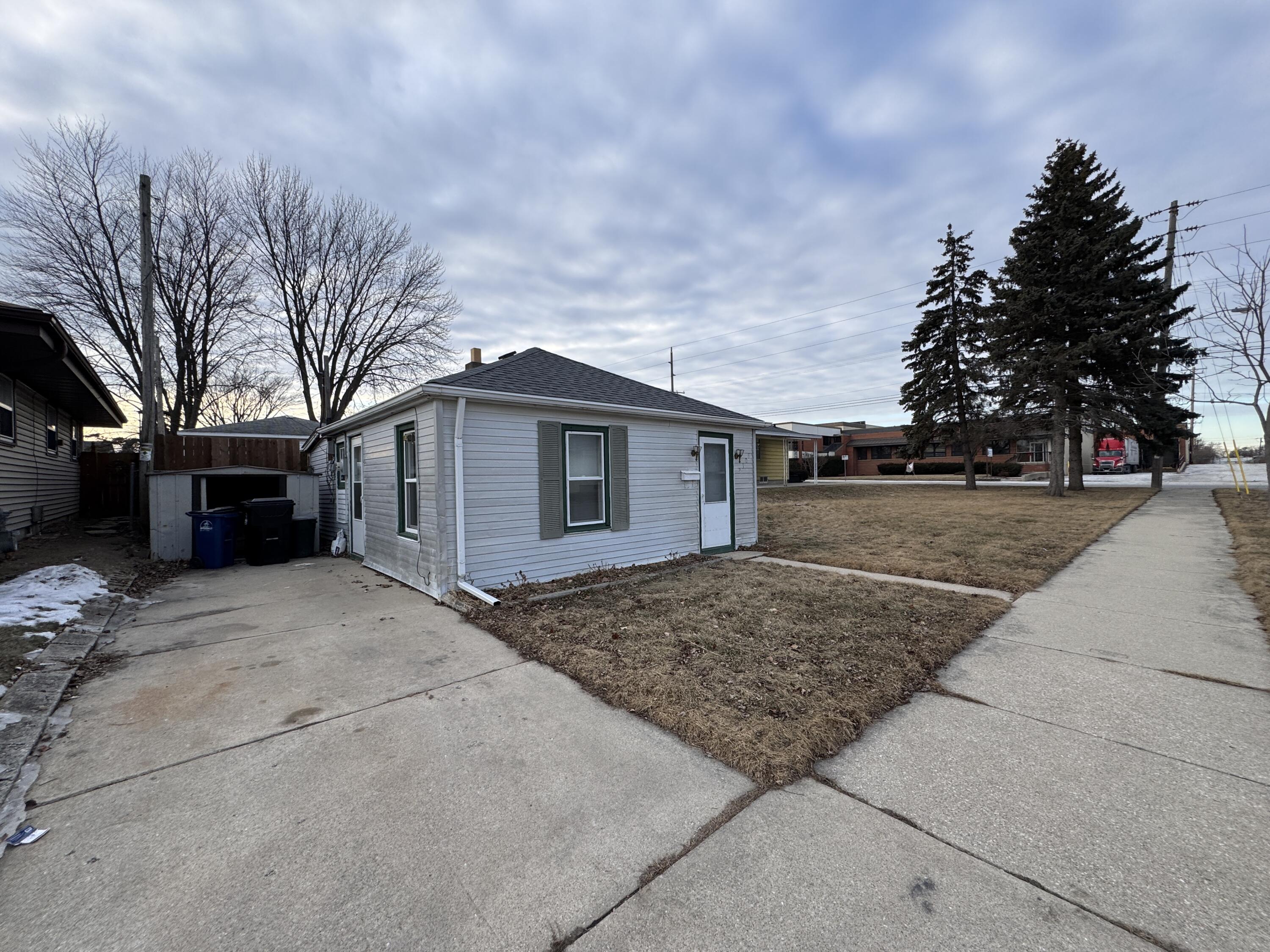 2108 Oregon St front