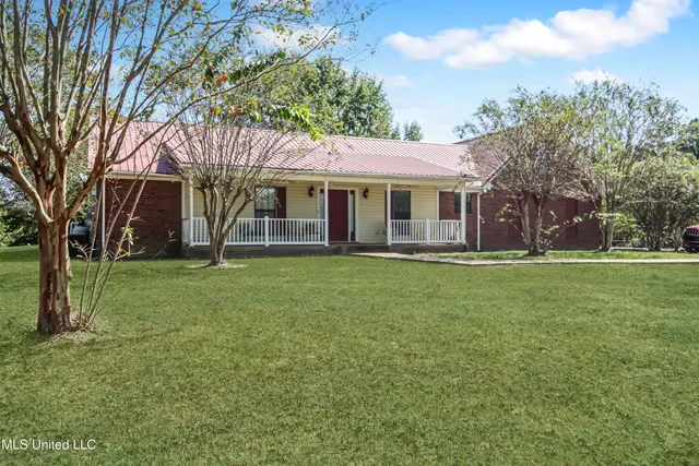 $275,000 | 294 County Road 325, Vaiden, MS 39176