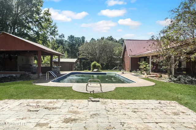 $275,000 | 294 County Road 325, Vaiden, MS 39176