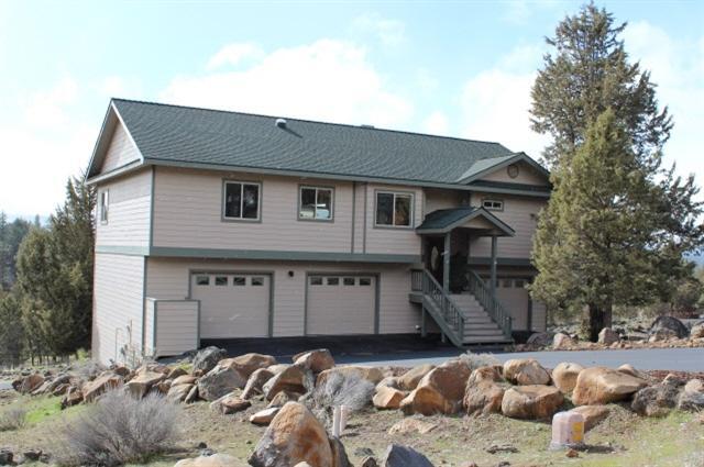 9886 Kestrel Road Klamath Falls, OR 97601 - Photo 1 of 22 Primary Photo