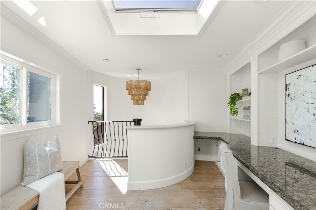 781 Summit Drive Laguna Beach, CA 92651 - Photo 26 of 73 Top Level Office