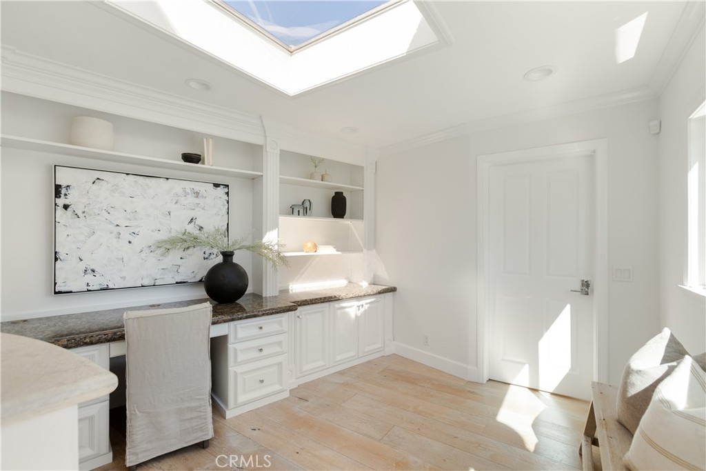 781 Summit Drive Laguna Beach, CA 92651 - Photo 27 of 73 a kitchen with a stove and cabinets