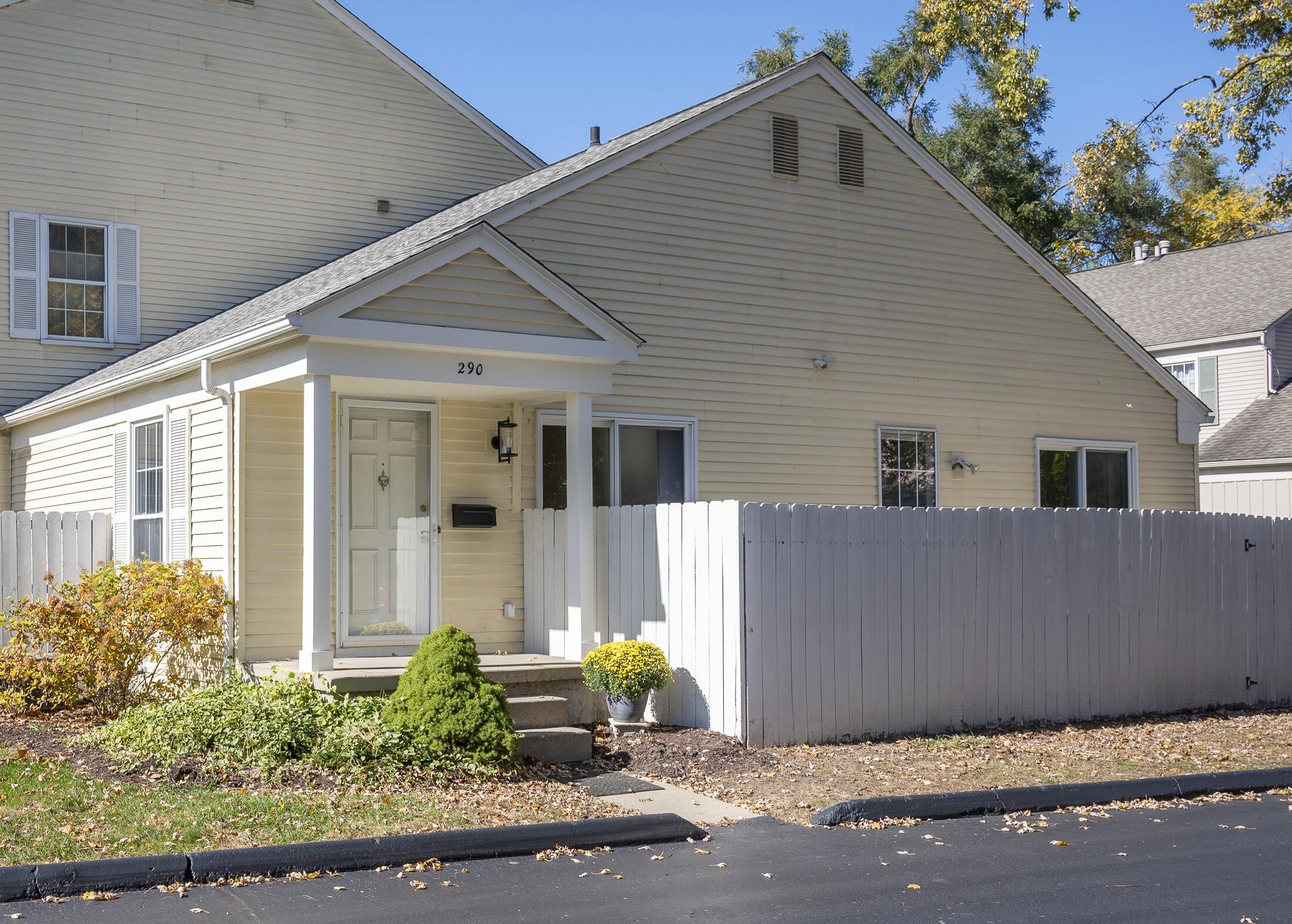 290 1st Street Rochester, MI 48307 - Photo 1 of 22 290 1st Rochester9657 - Front