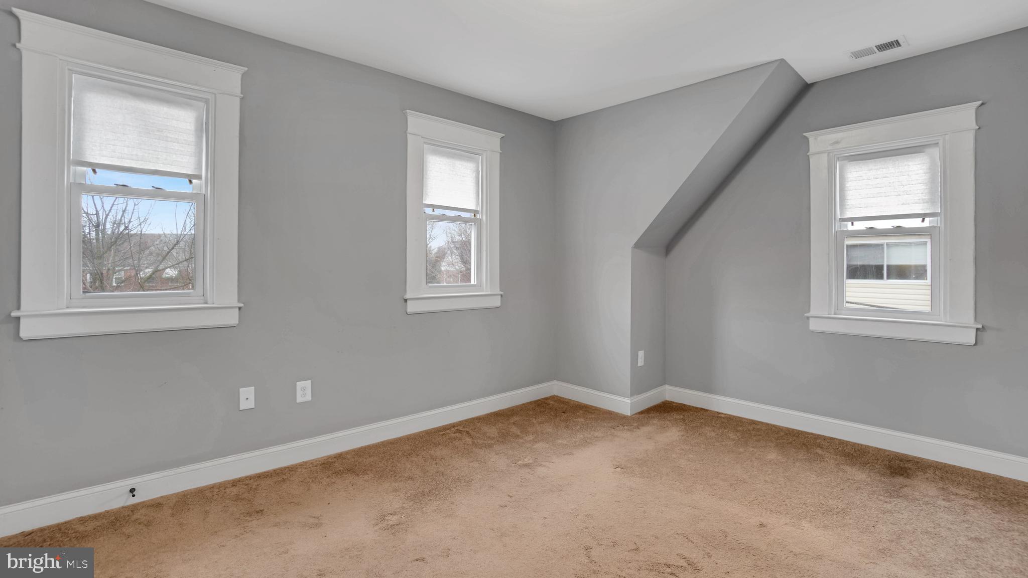 3113 Cedarhurst Road Baltimore, MD 21214 - Photo 30 of 38 3rd bedroom
