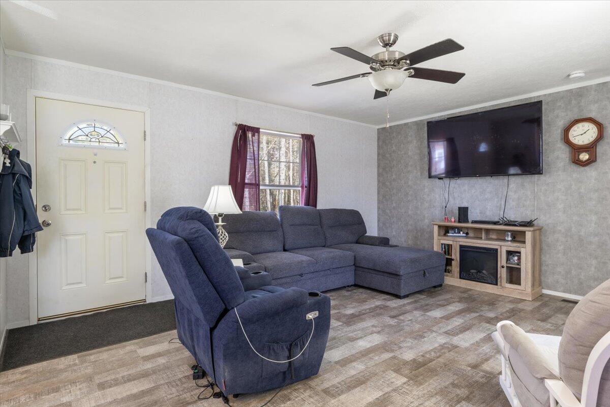6 Liberty Drive Standish, ME 04084 - Photo 15 of 23 04-6_Liberty_St_04 Living Room