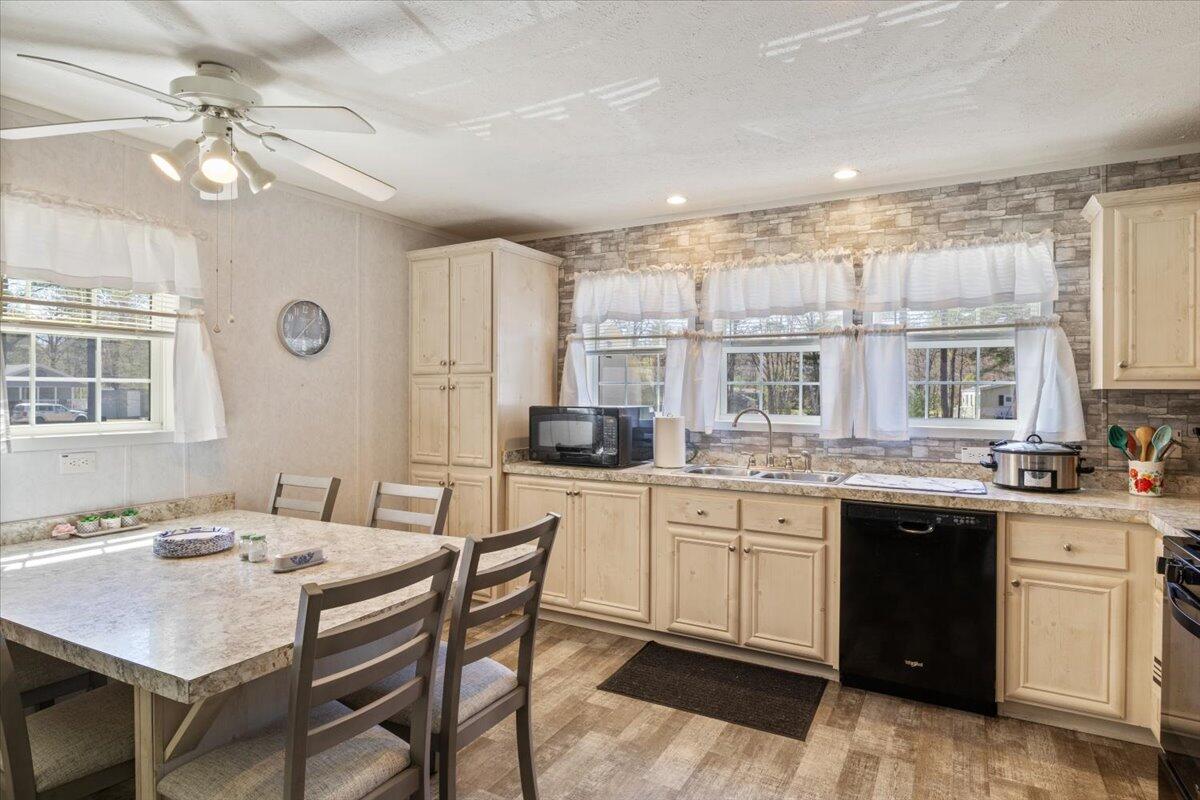 6 Liberty Drive Standish, ME 04084 - Photo 18 of 23 07-6_Liberty_St_07 Kitchen