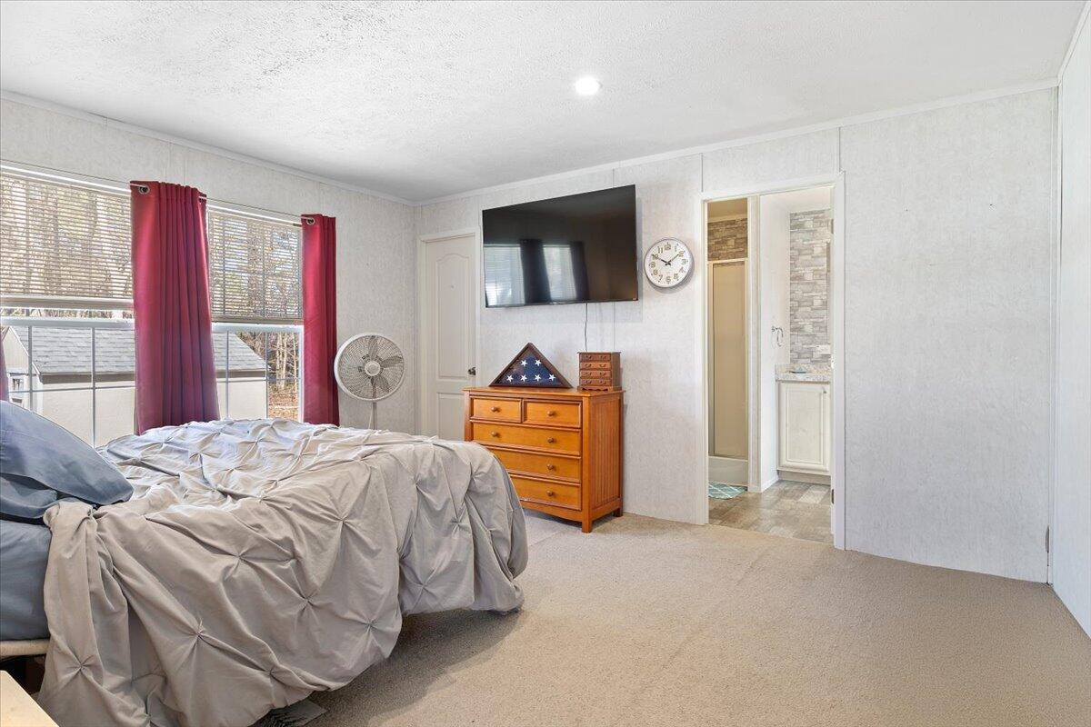 6 Liberty Drive Standish, ME 04084 - Photo 7 of 23 18-6_Liberty_St_18 Primary Bed to primar