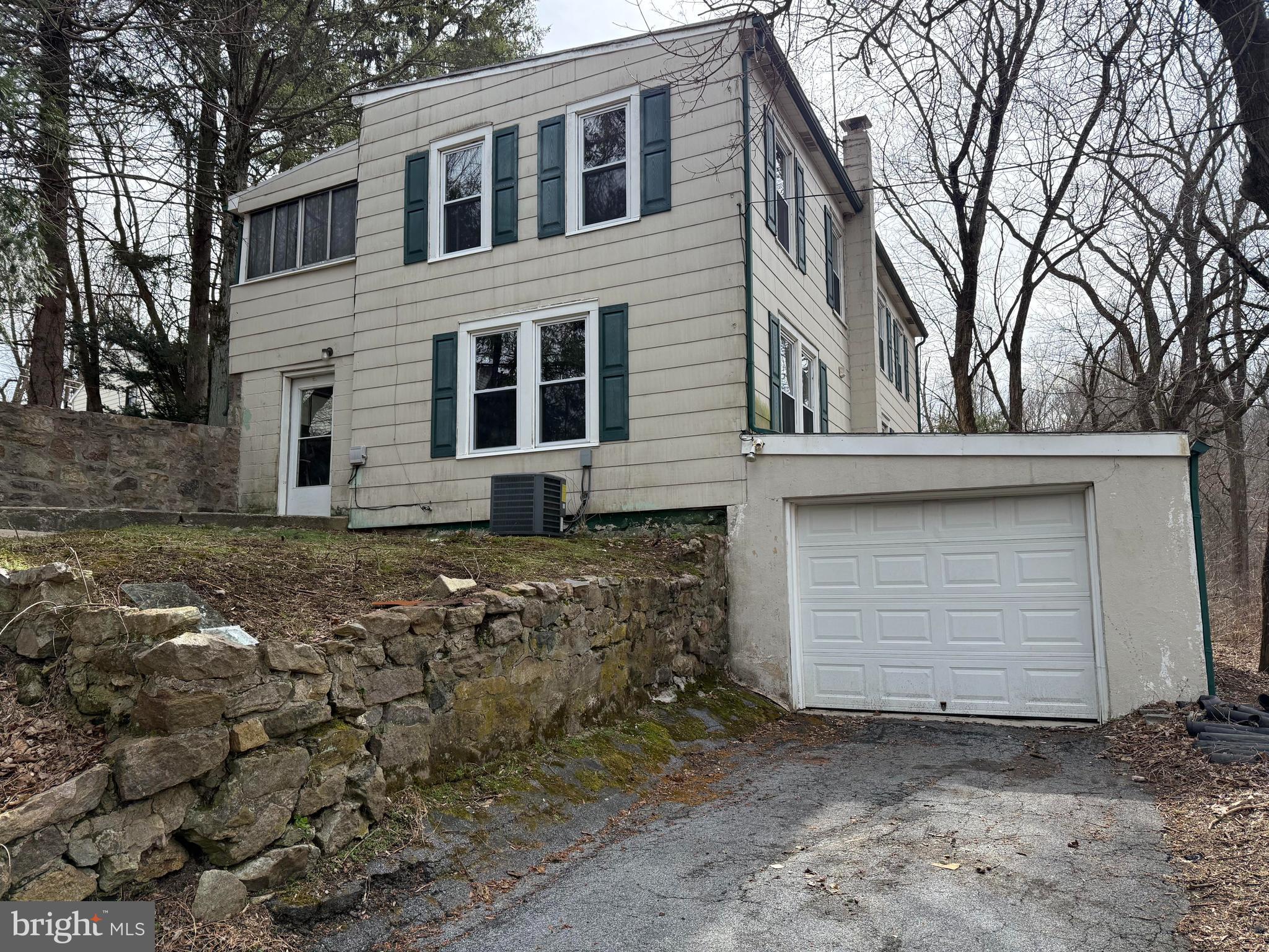 108 Poplar Road Fleetwood, PA 19522 - Photo 3 of 32 Front