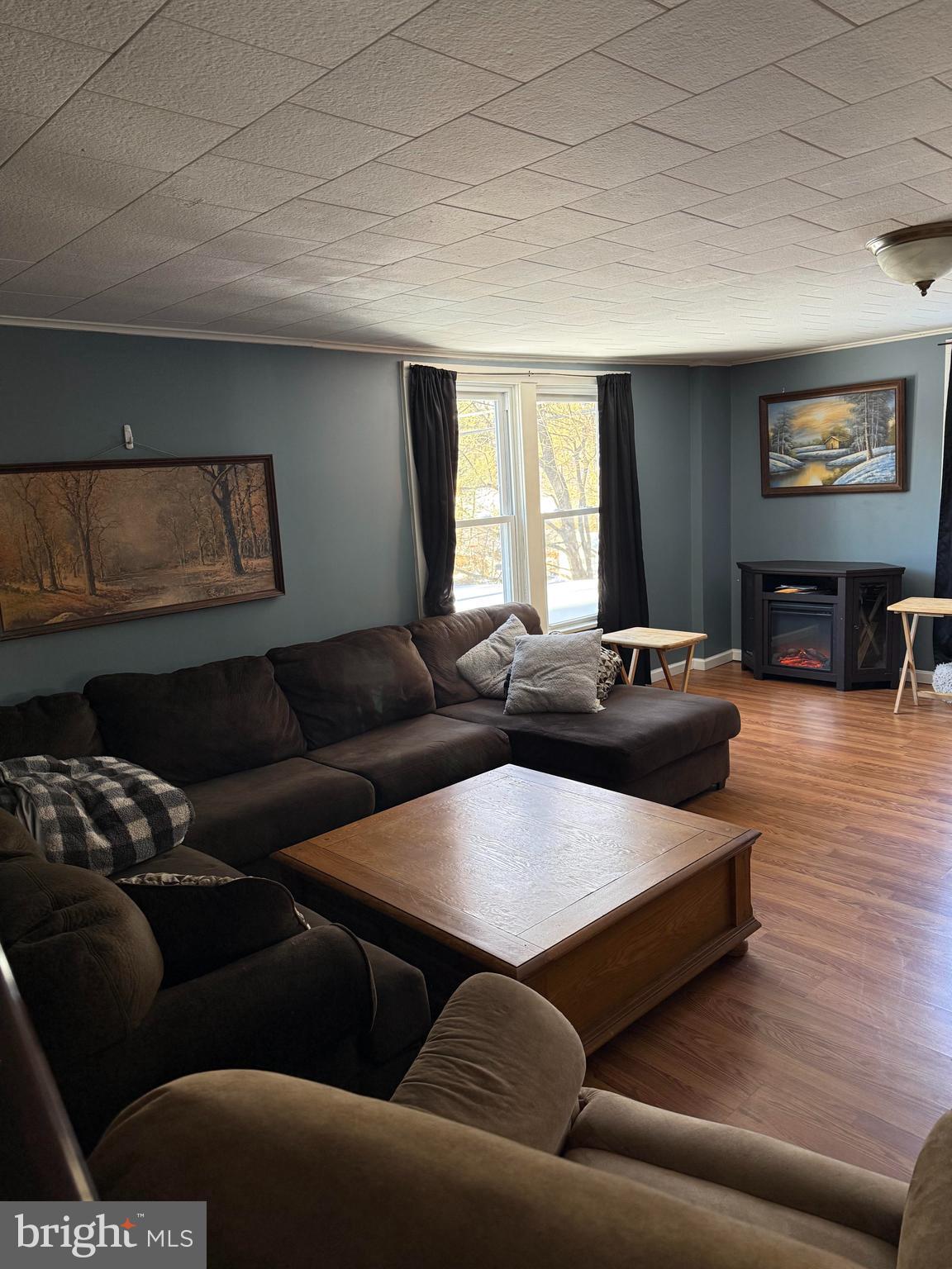 108 Poplar Road Fleetwood, PA 19522 - Photo 10 of 35 Living Room