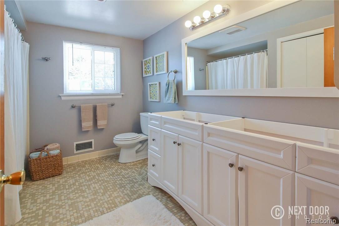 5075 Greenfield Road Brighton, MI 48114 - Photo 25 of 43 IMG_7360Blended.jpg