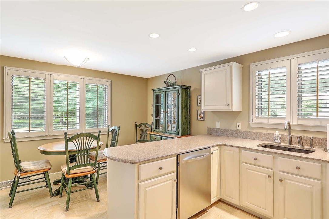 80 Fisher Road, Unit 58 Cumberland, RI 02864 - Photo 11 of 37