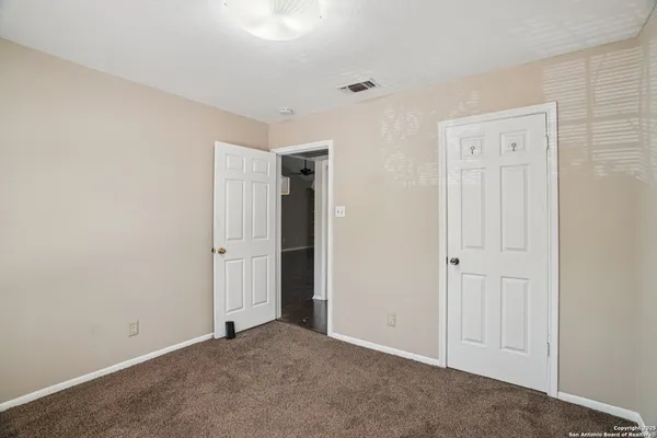 $1,175 | 4212 Medical Drive, Unit 212, San Antonio, TX 78229