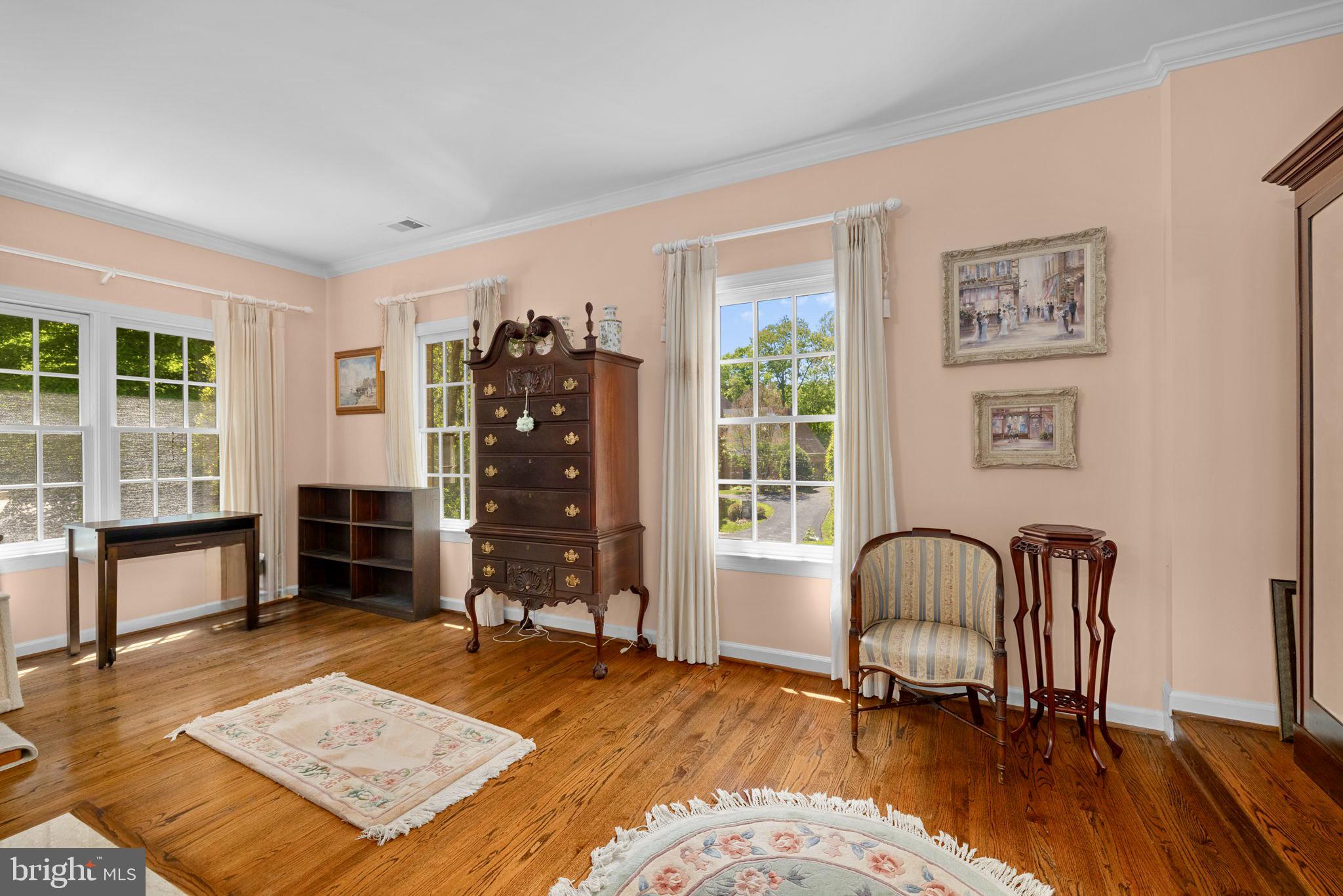 897 Chinquapin Road McLean, VA 22102 - Photo 37 of 66 Primary Bedroom