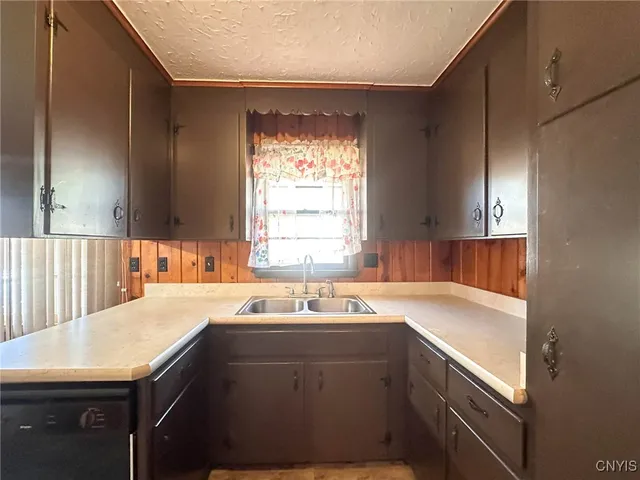 $139,000 | 710 Cosby Road, Utica, NY 13502