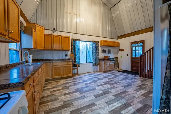 $339,000 | 498 Panama Avenue, Sorento, IL 62086