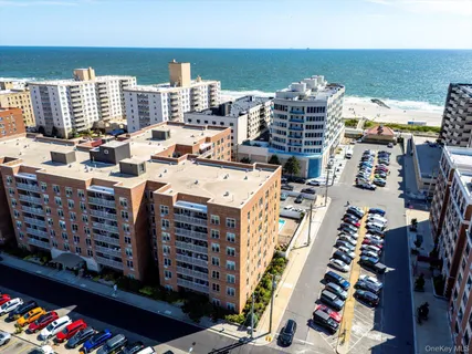 $478,999 | 410 East Broadway, Unit 4C, Long Beach, NY 11561