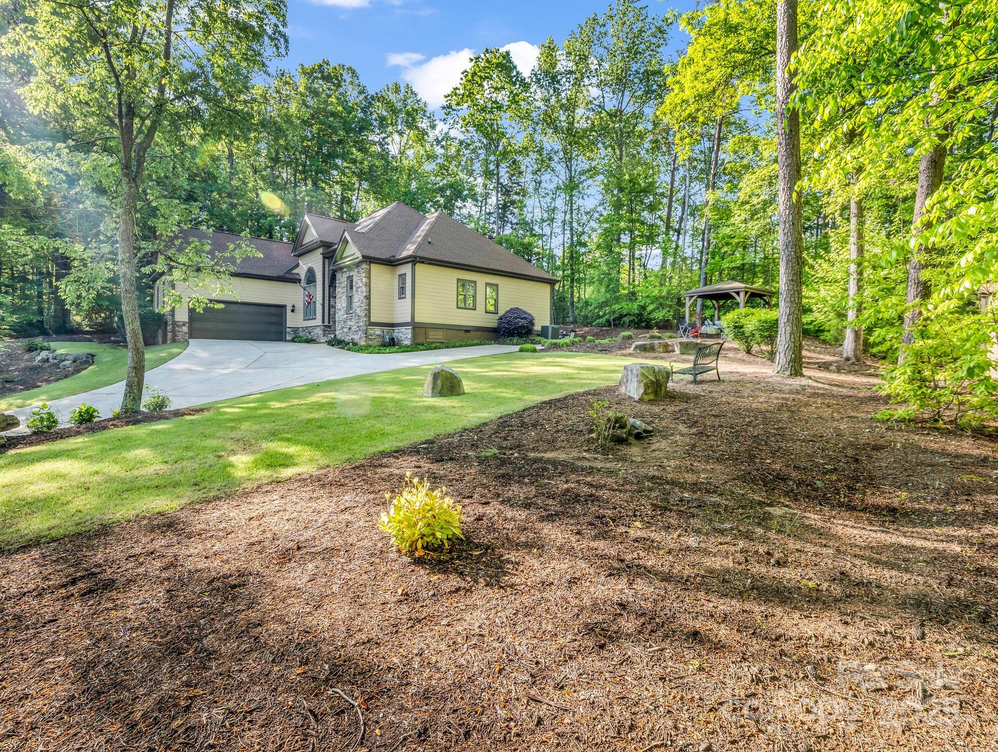 39 West Rambling Creek Tryon, NC 28782 - Photo 3 of 36